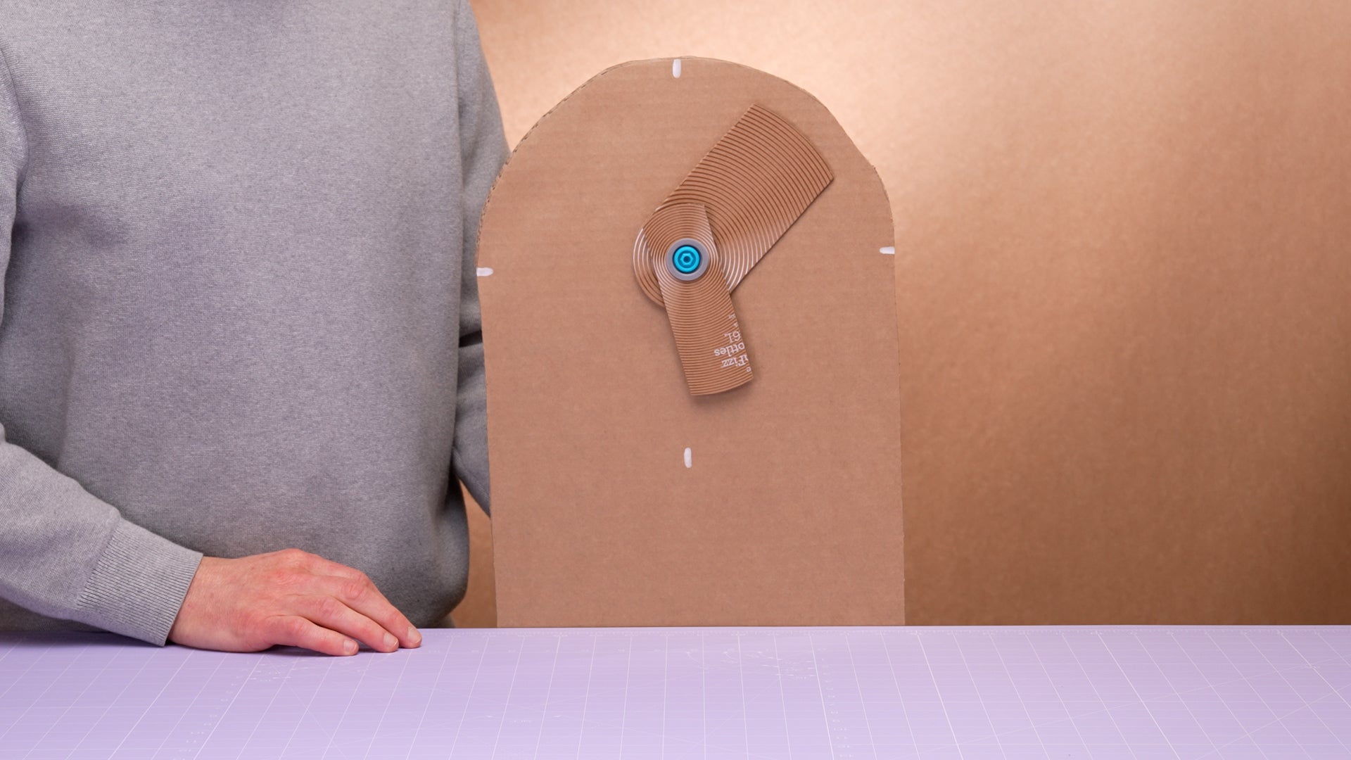 How to make a cardboard clock